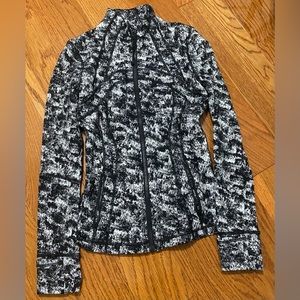 Lululemon Women’s Full Zip Size 4 Black and White